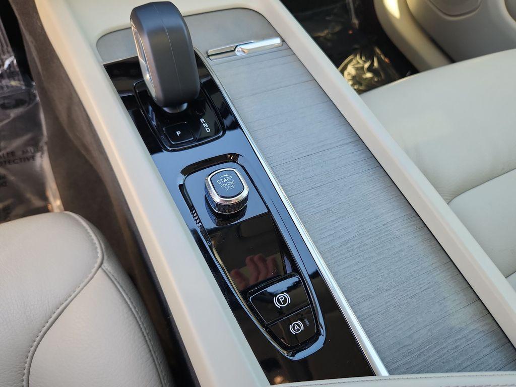used 2024 Volvo XC60 car, priced at $37,132