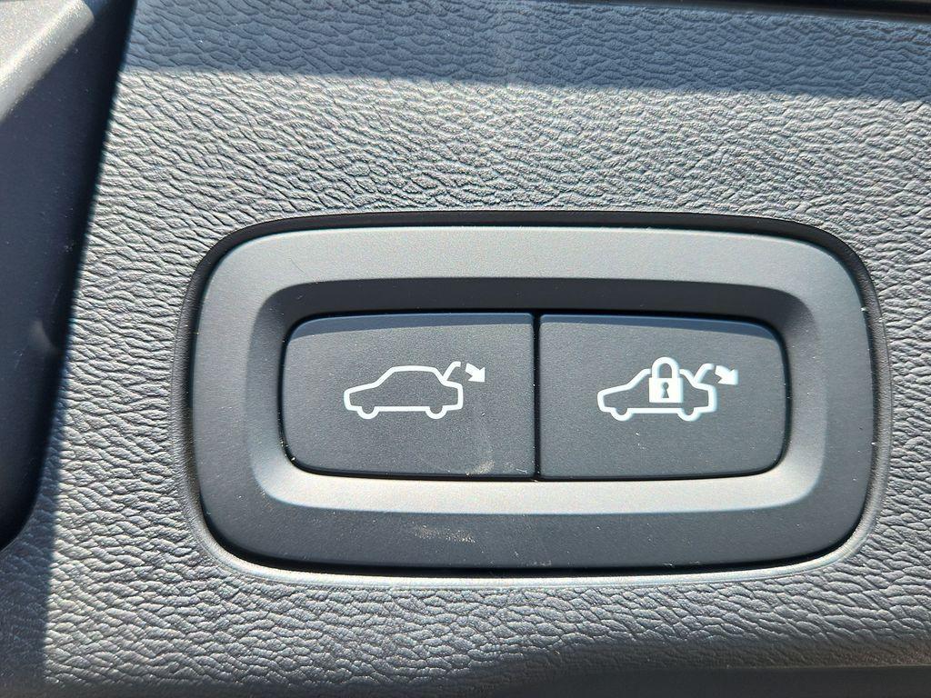 used 2024 Volvo XC60 car, priced at $37,132