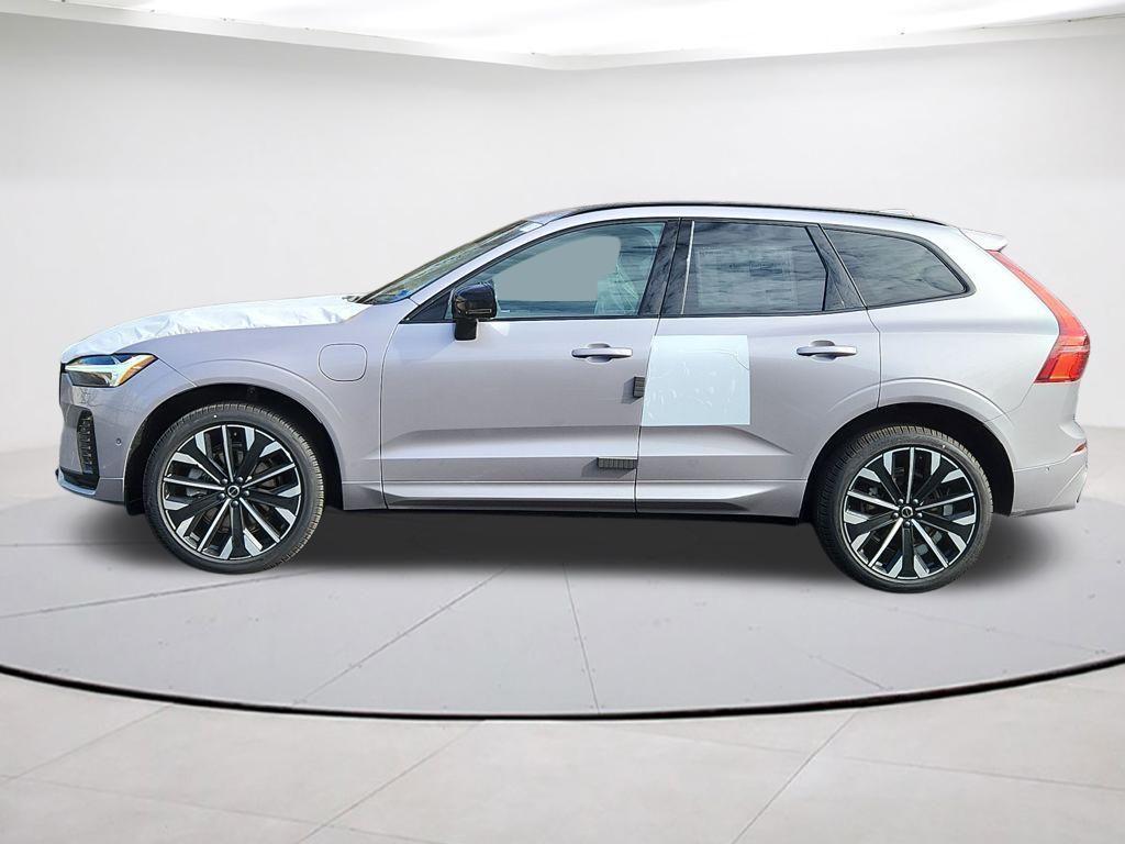 new 2026 Volvo XC60 Plug-In Hybrid car, priced at $71,995