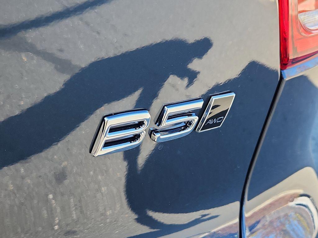 new 2026 Volvo XC40 car, priced at $50,595