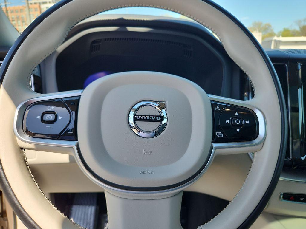 used 2023 Volvo XC60 car, priced at $37,949
