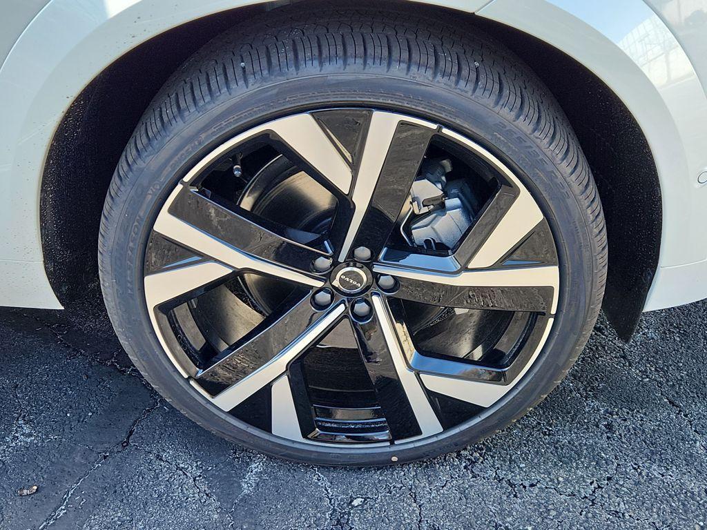 new 2026 Volvo XC60 Plug-In Hybrid car, priced at $74,430