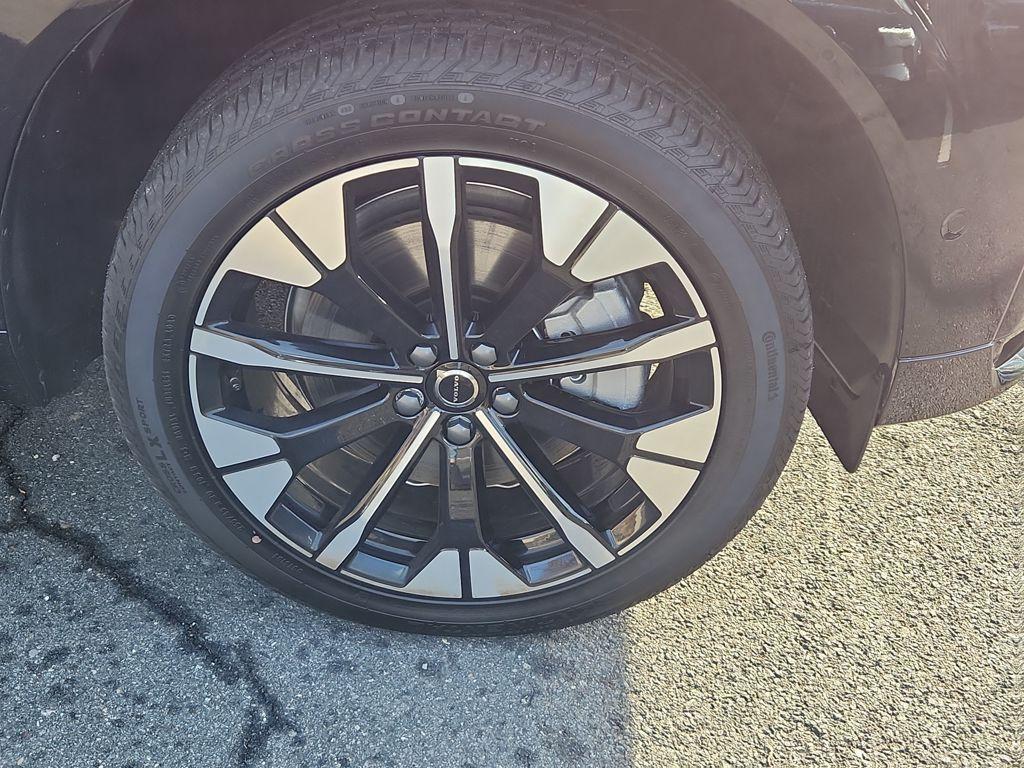 new 2026 Volvo XC60 Plug-In Hybrid car, priced at $69,285