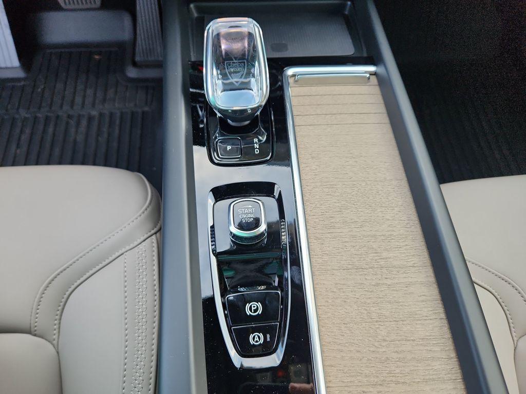 new 2026 Volvo XC60 Plug-In Hybrid car, priced at $69,285