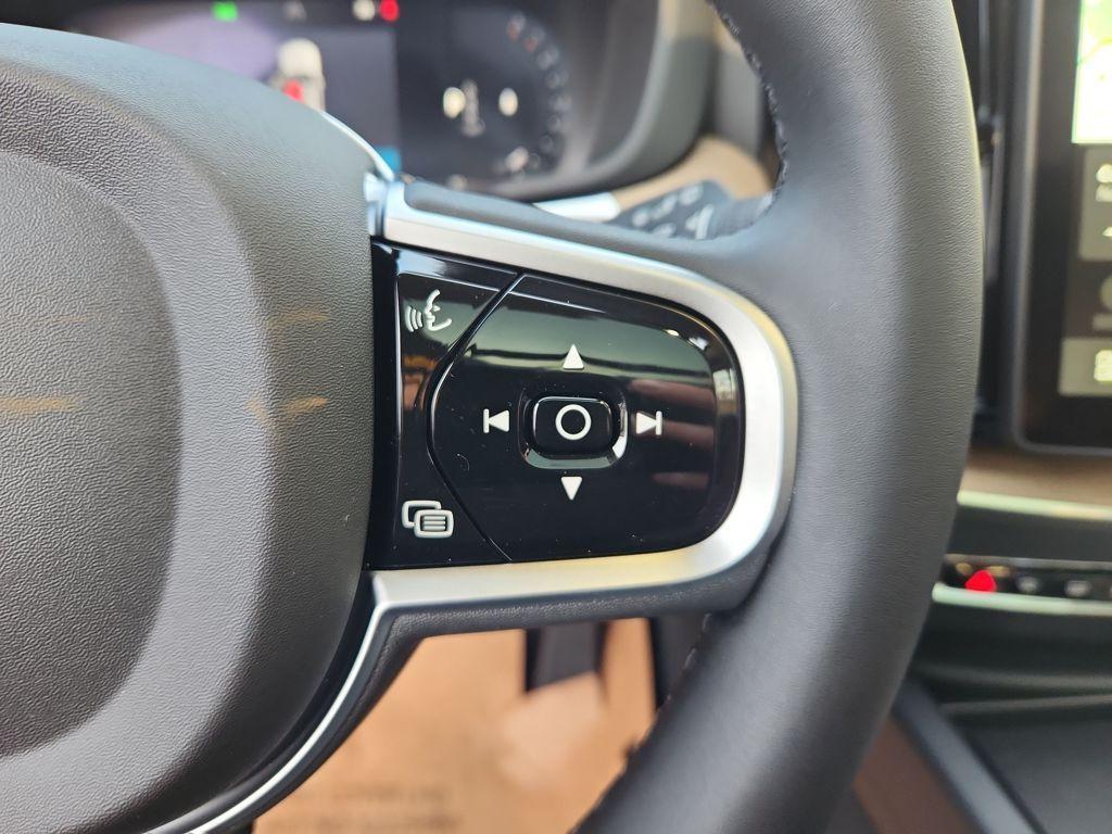 new 2026 Volvo XC60 car, priced at $55,605