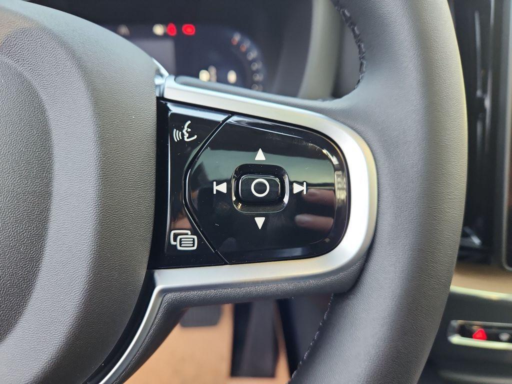 new 2026 Volvo XC60 car, priced at $55,605