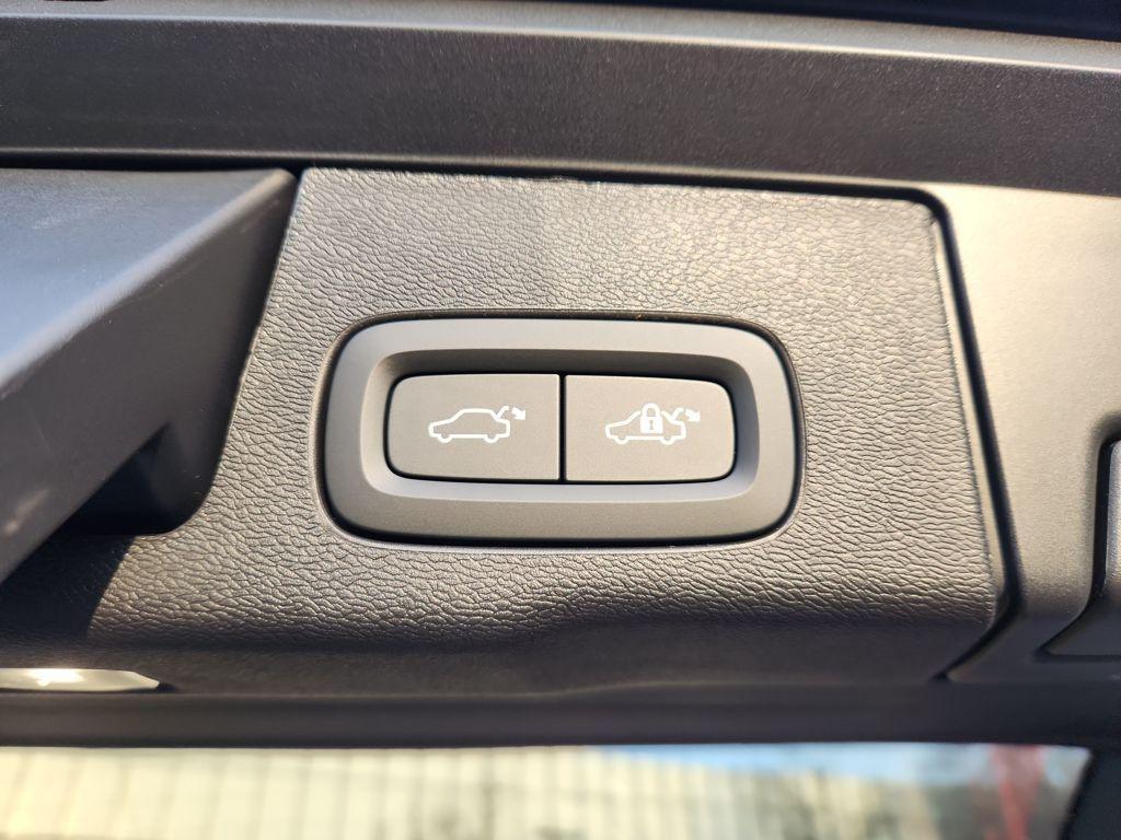 new 2026 Volvo XC60 car, priced at $55,605