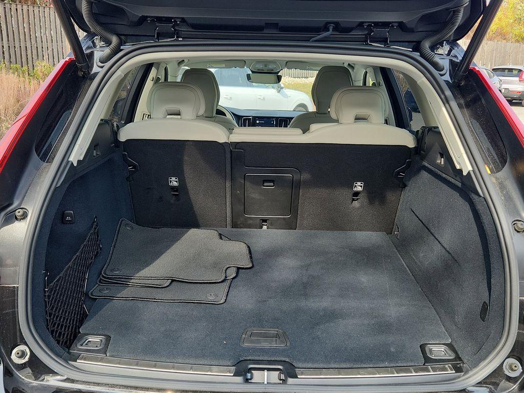 new 2025 Volvo XC60 Plug-In Hybrid car, priced at $57,267