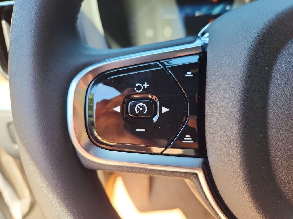 new 2026 Volvo XC60 Plug-In Hybrid car, priced at $68,545