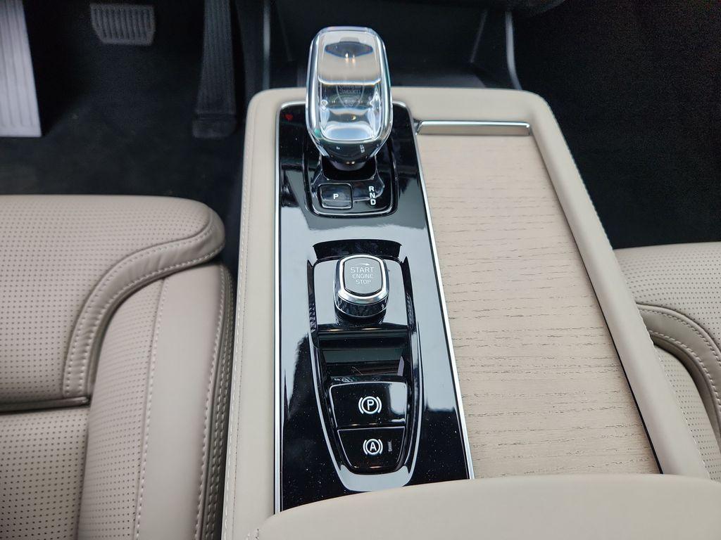 new 2026 Volvo XC90 Plug-In Hybrid car, priced at $86,245