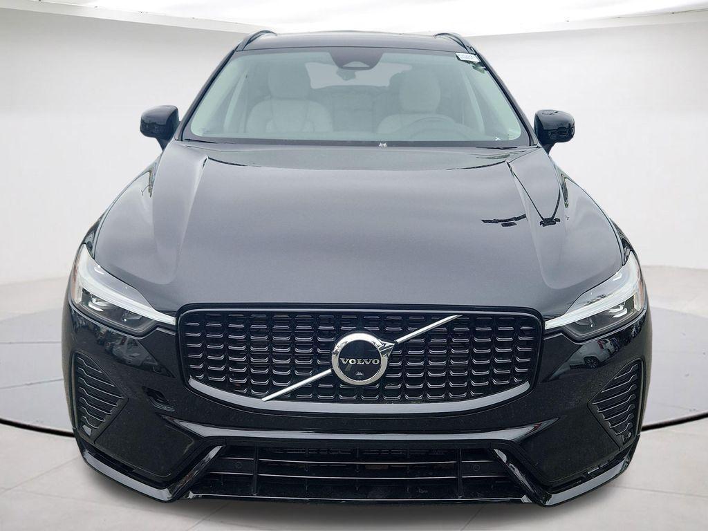 used 2023 Volvo XC60 car, priced at $35,920