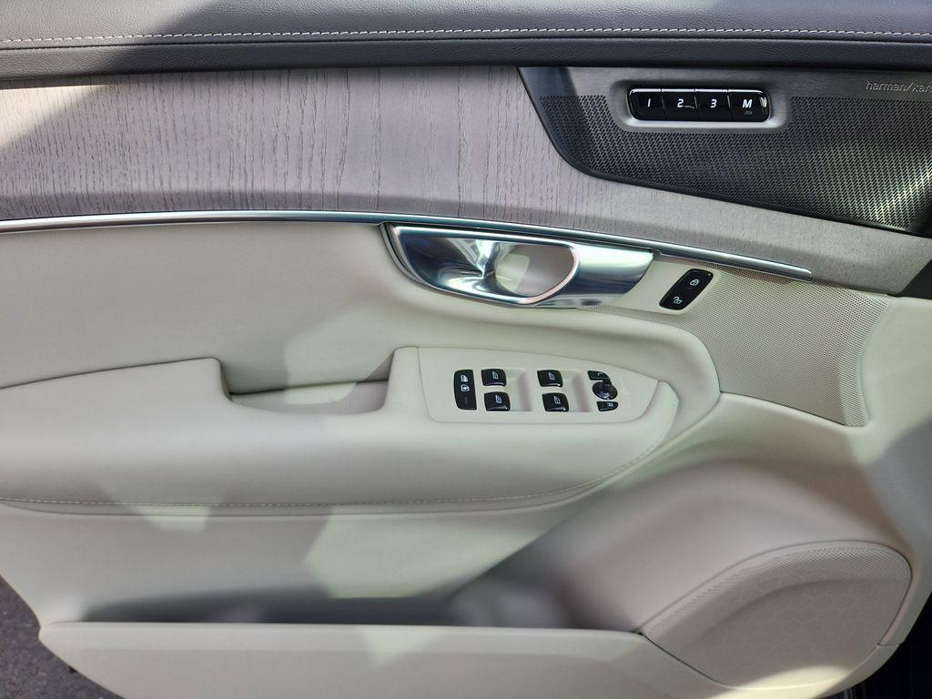 new 2026 Volvo XC90 car, priced at $75,575