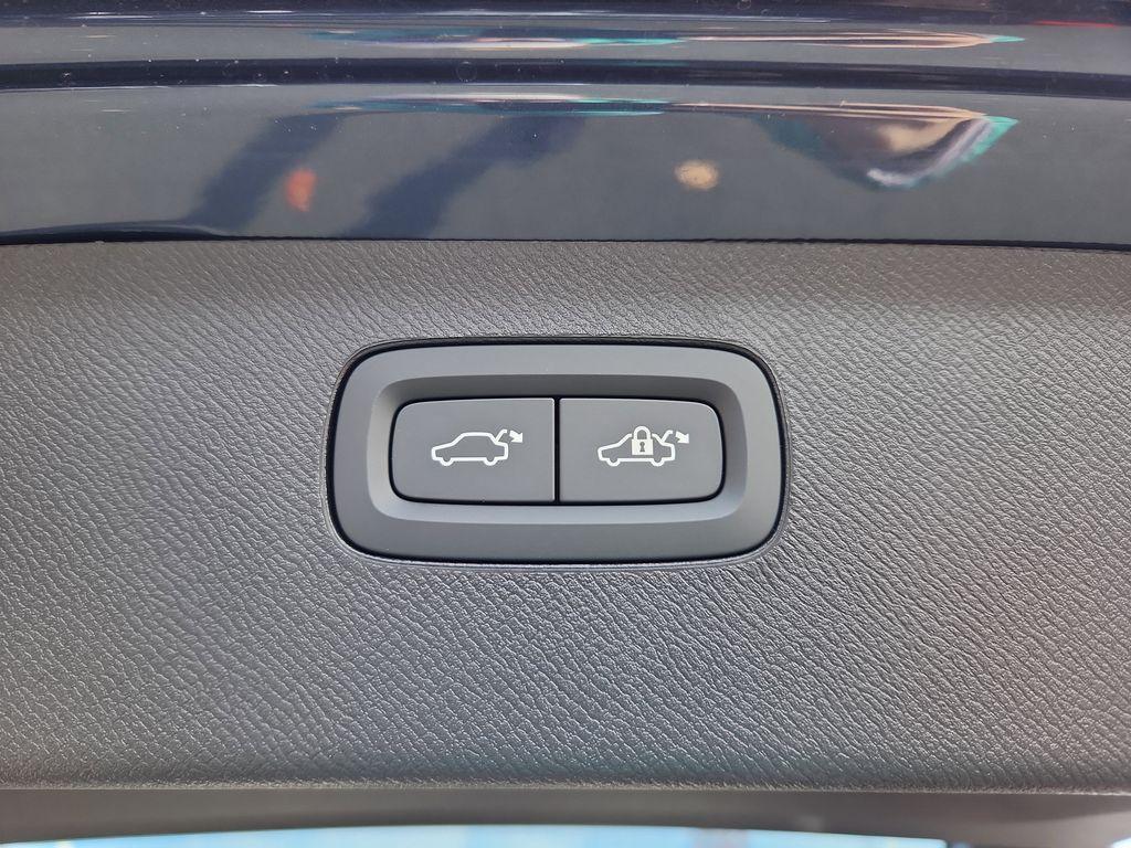 new 2026 Volvo XC90 car, priced at $75,575