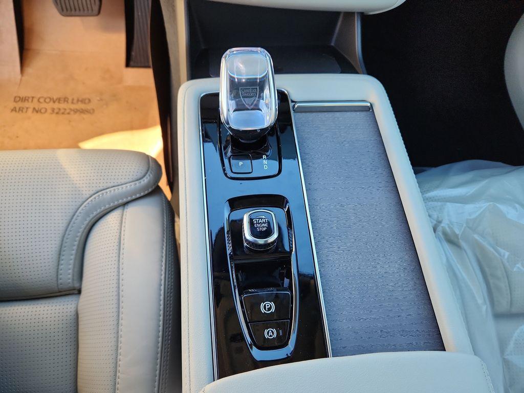 new 2026 Volvo XC90 Plug-In Hybrid car, priced at $83,125