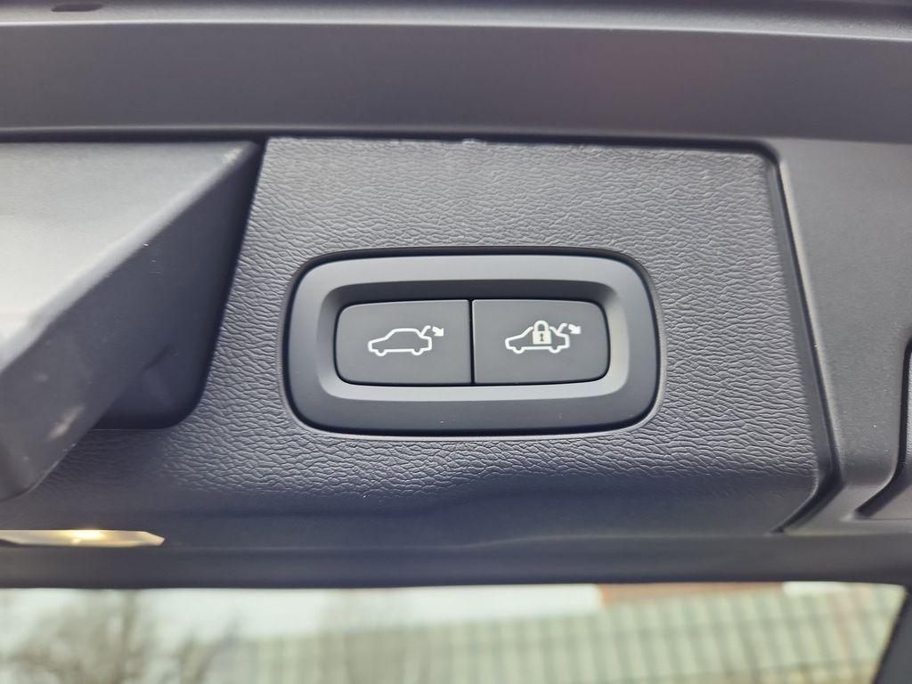 new 2026 Volvo XC60 Plug-In Hybrid car, priced at $79,435