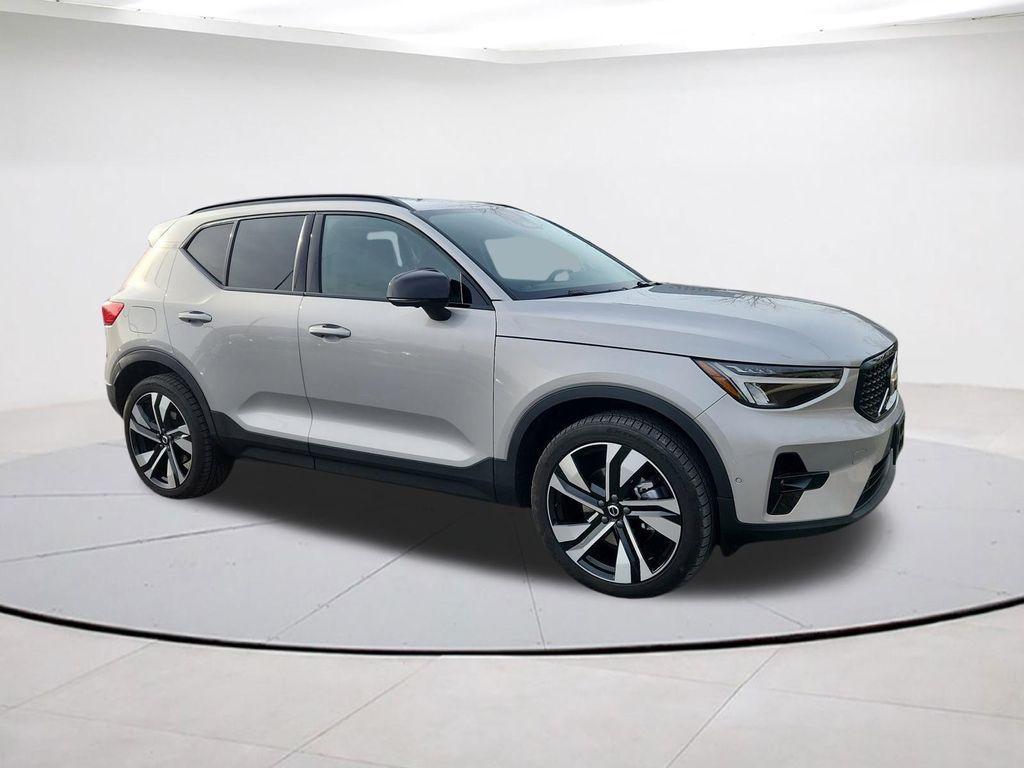 used 2023 Volvo XC40 car, priced at $29,358
