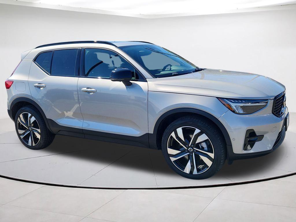 used 2025 Volvo XC40 car, priced at $33,540