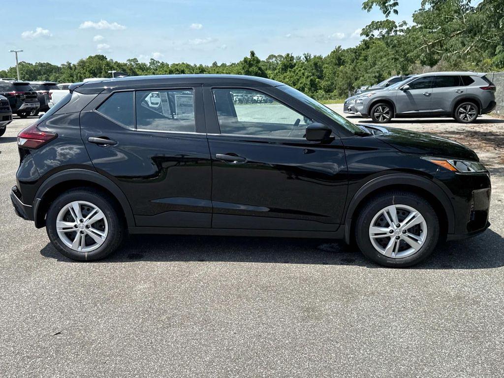 new 2025 Nissan Kicks Play car, priced at $21,857