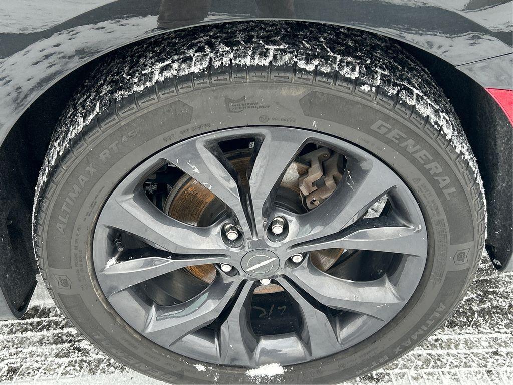 used 2020 Chrysler Pacifica car, priced at $17,995