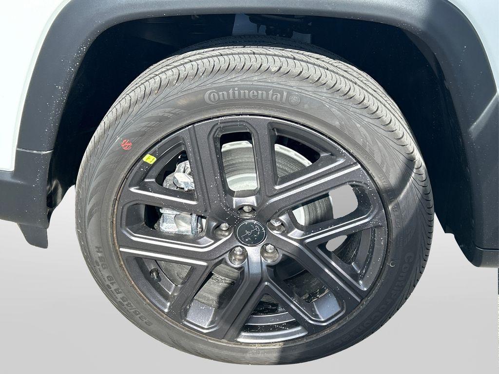 new 2026 Jeep Compass car, priced at $33,499