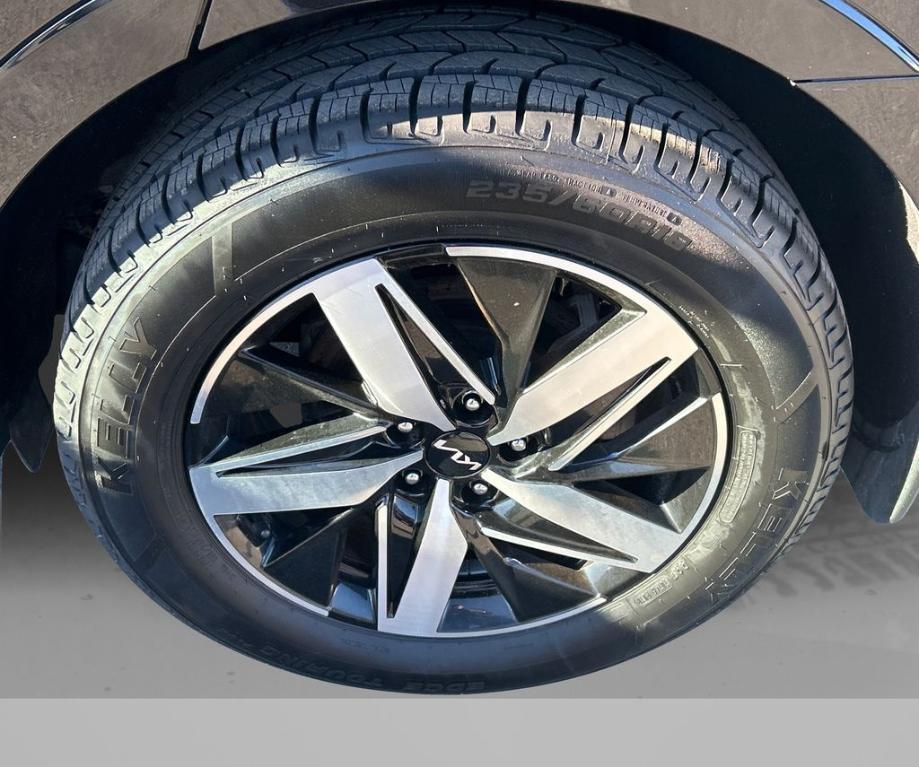 used 2022 Kia Sorento car, priced at $23,487