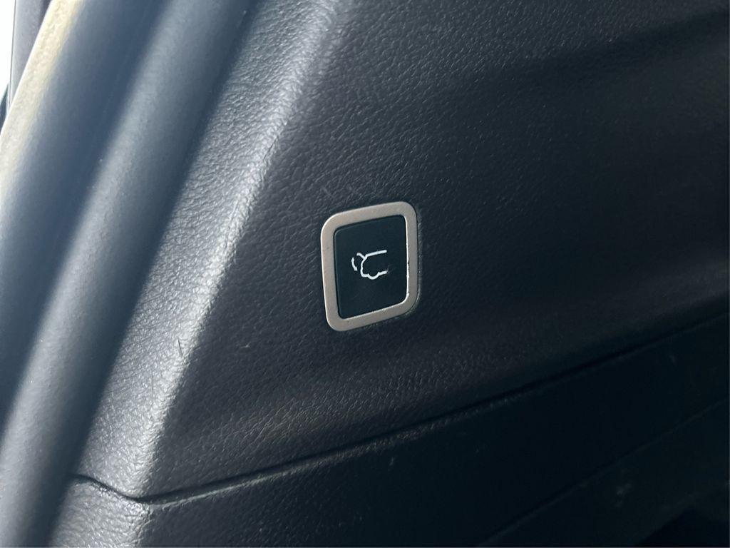 used 2020 Chrysler Pacifica car, priced at $12,400