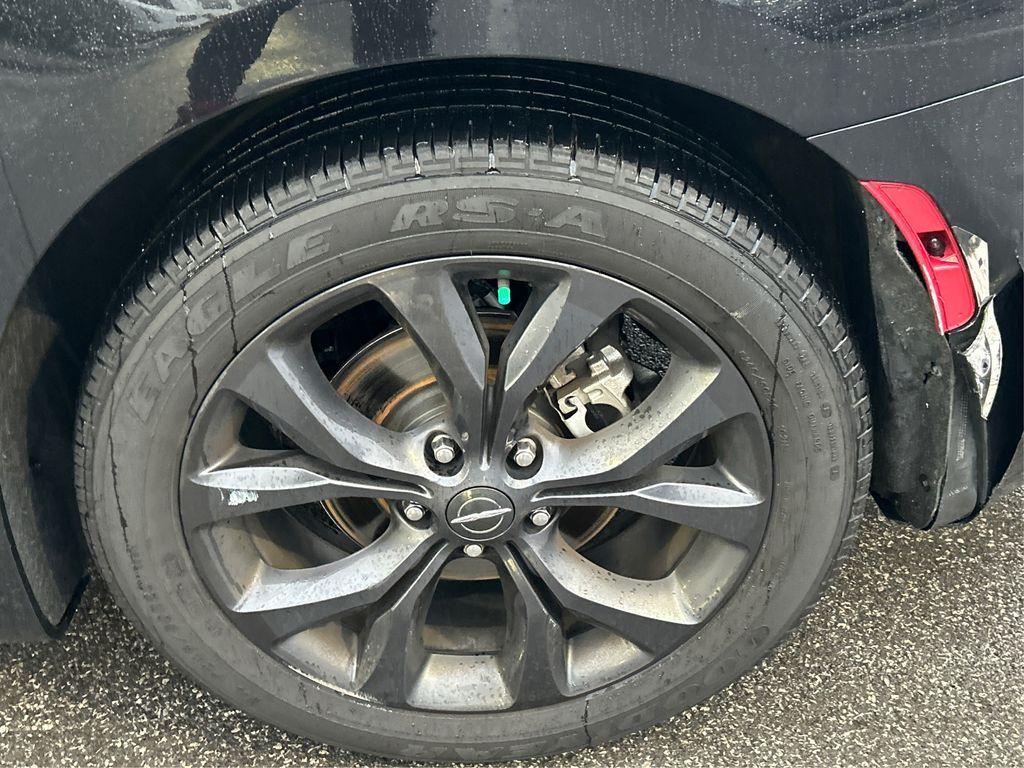 used 2020 Chrysler Pacifica car, priced at $12,400