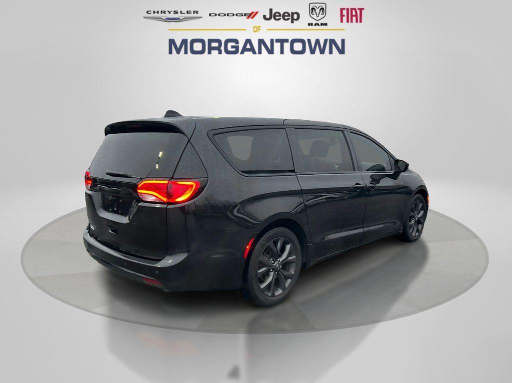 used 2020 Chrysler Pacifica car, priced at $12,400