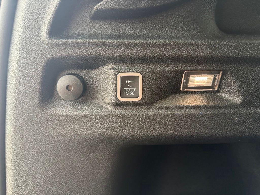 used 2023 Jeep Grand Cherokee L car, priced at $28,000