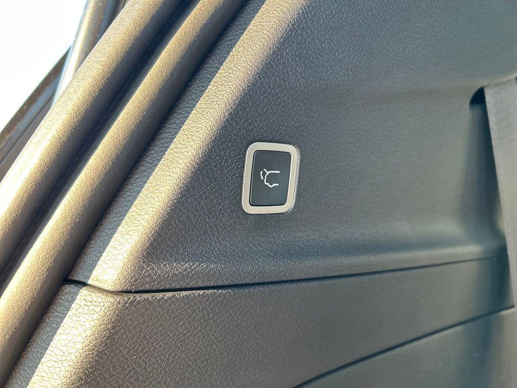 new 2026 Chrysler Pacifica car, priced at $46,571