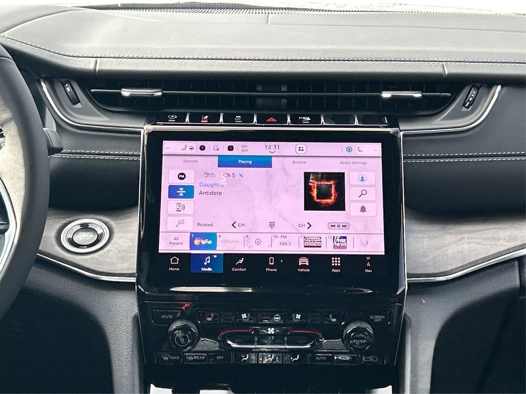 new 2025 Jeep Grand Cherokee car, priced at $54,736