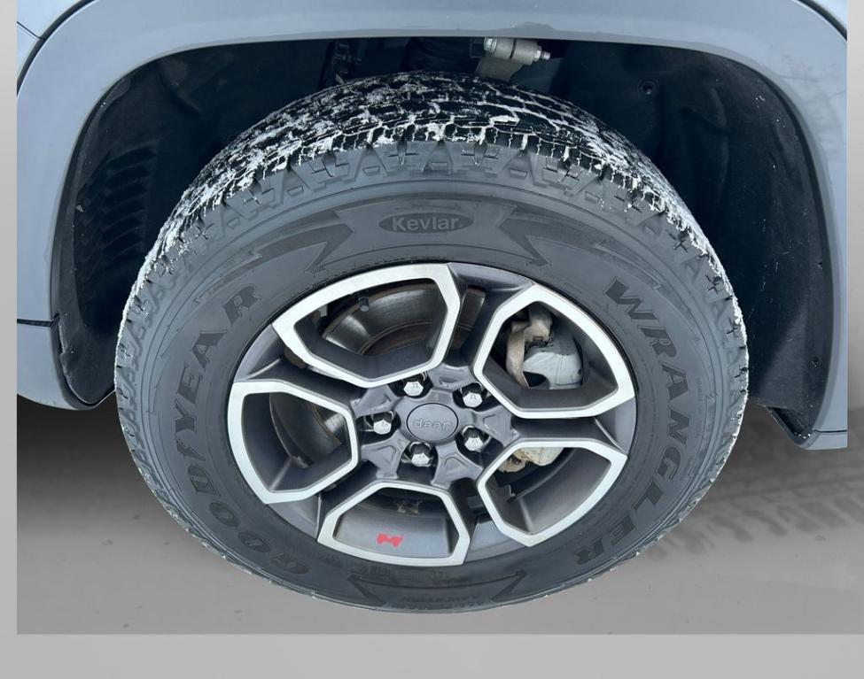 used 2022 Jeep Grand Cherokee car, priced at $31,000