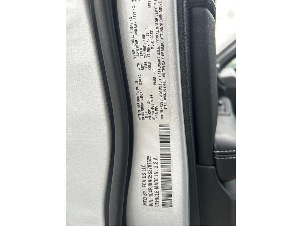 new 2025 Jeep Grand Cherokee L car, priced at $43,294