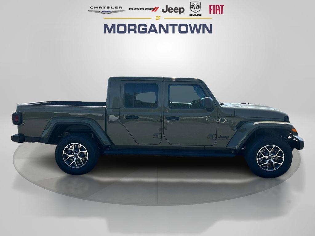 new 2025 Jeep Gladiator car, priced at $45,749