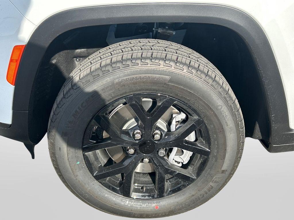 new 2025 Jeep Grand Cherokee L car, priced at $42,500