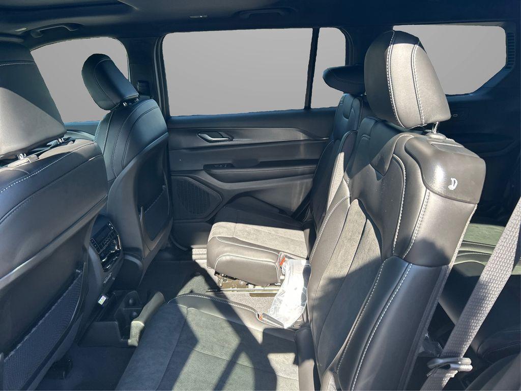 new 2025 Jeep Grand Cherokee L car, priced at $44,700