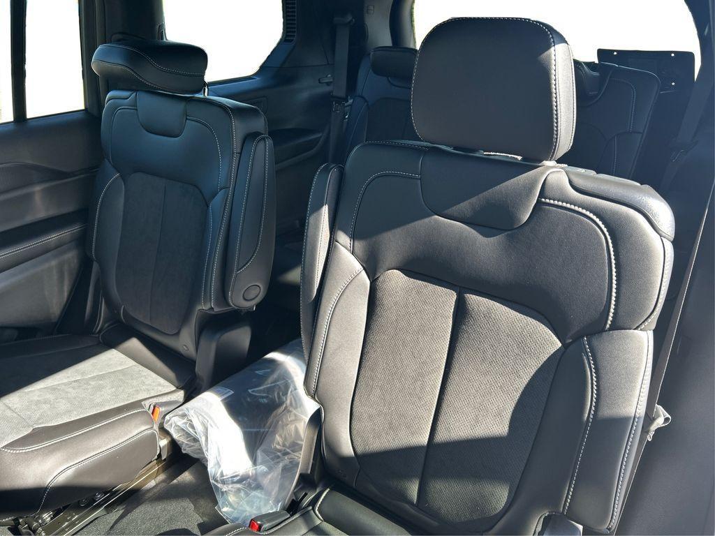 new 2025 Jeep Grand Cherokee L car, priced at $44,700