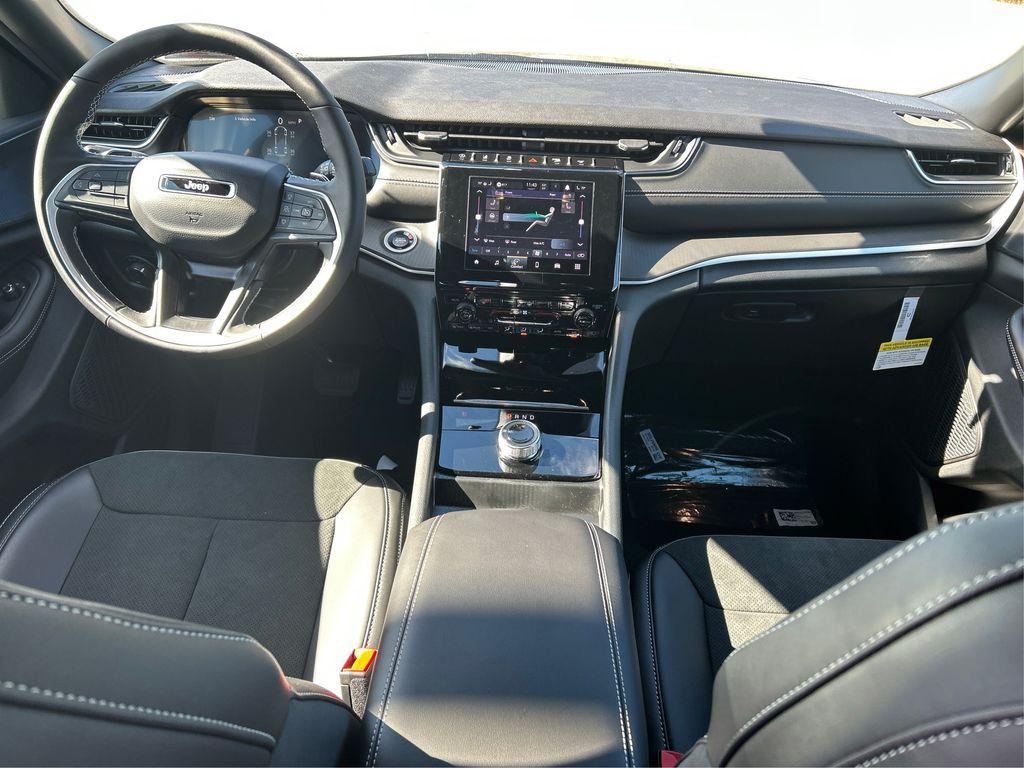 new 2025 Jeep Grand Cherokee L car, priced at $44,700