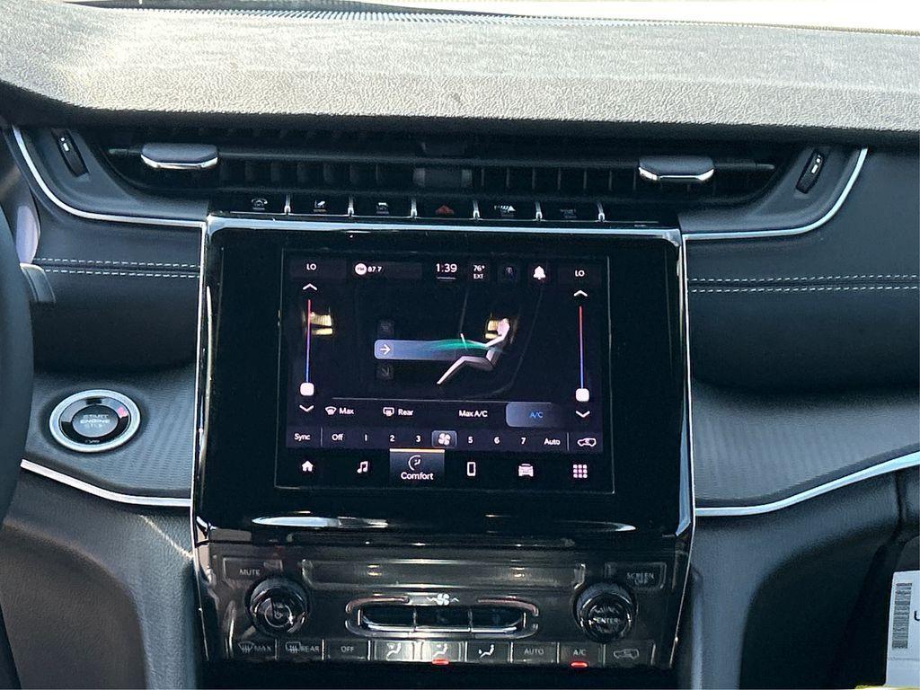 new 2025 Jeep Grand Cherokee car, priced at $38,737