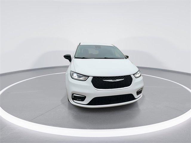 used 2024 Chrysler Pacifica car, priced at $32,954