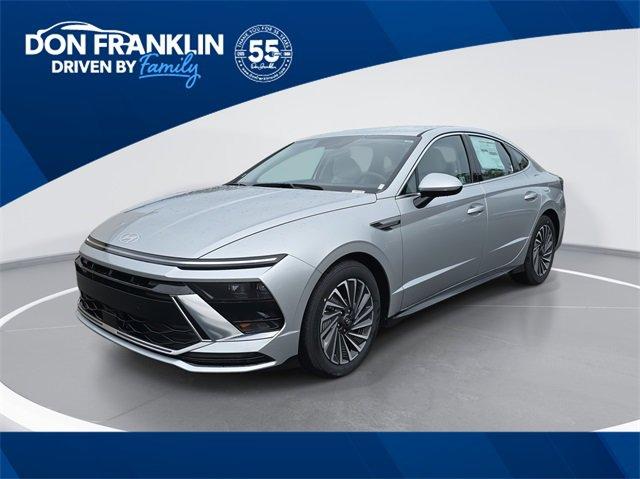 new 2025 Hyundai Sonata Hybrid car, priced at $30,073