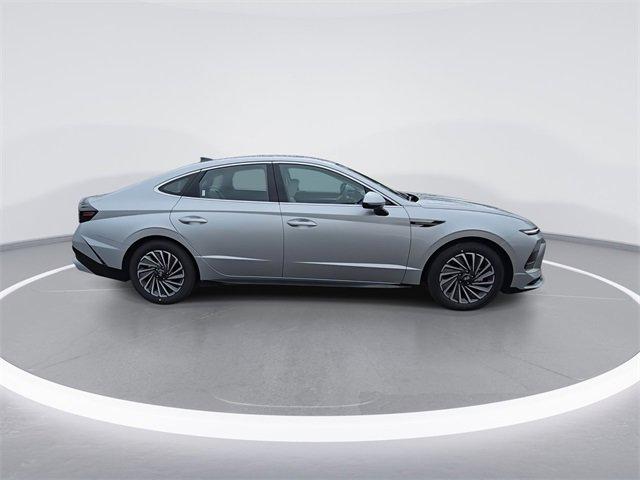 new 2025 Hyundai Sonata Hybrid car, priced at $30,073