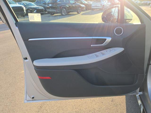 new 2025 Hyundai Sonata Hybrid car, priced at $30,550