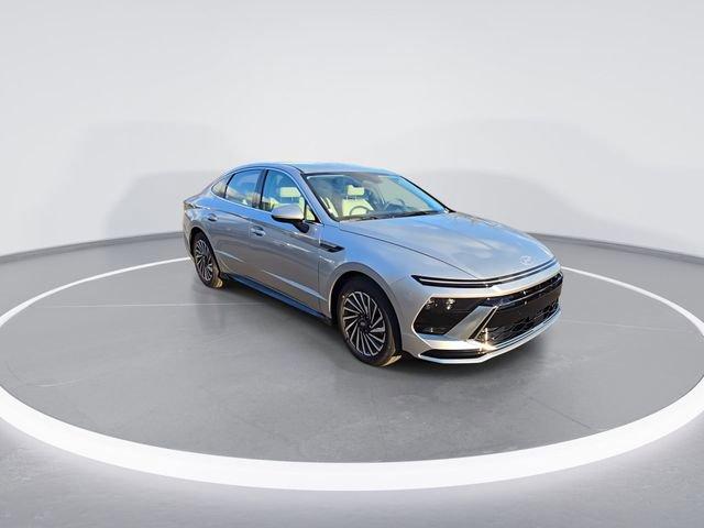 new 2025 Hyundai Sonata Hybrid car, priced at $30,550