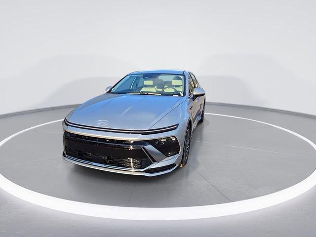 new 2025 Hyundai Sonata Hybrid car, priced at $30,550