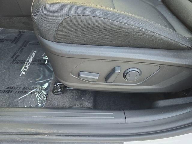 new 2026 Hyundai TUCSON Hybrid car, priced at $33,070