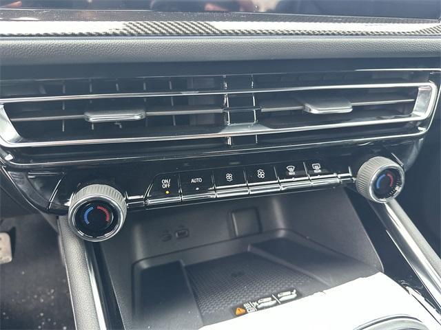 new 2026 Chevrolet Traverse car, priced at $53,595