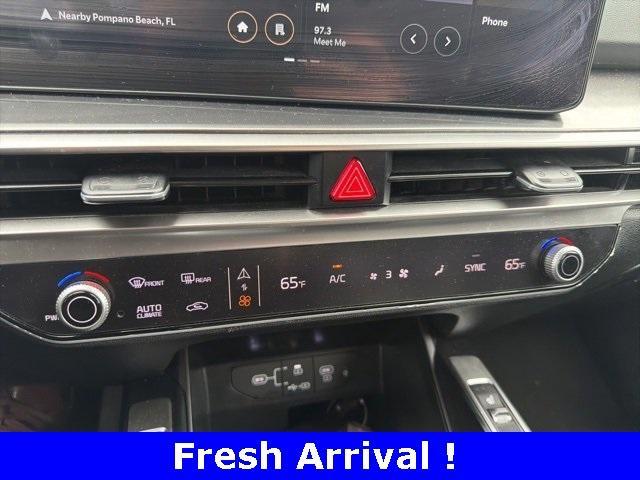 used 2024 Kia Sorento car, priced at $21,897