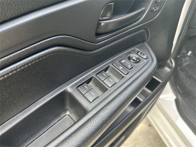 used 2023 Honda Odyssey car, priced at $32,987