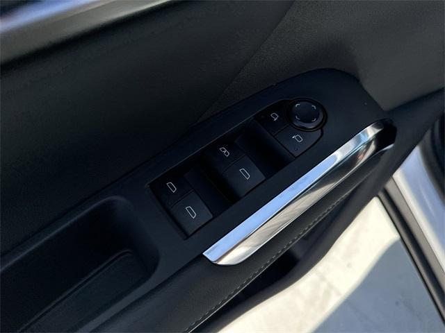 new 2026 Chevrolet Traverse car, priced at $37,589